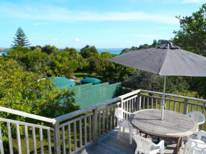 Ridge Cottage - Oneroa Holiday Home